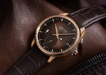 Leica has unveiled the ZM 1 Gold Limited Edition watch with an 18-carat gold case and alligator strap for $28,000