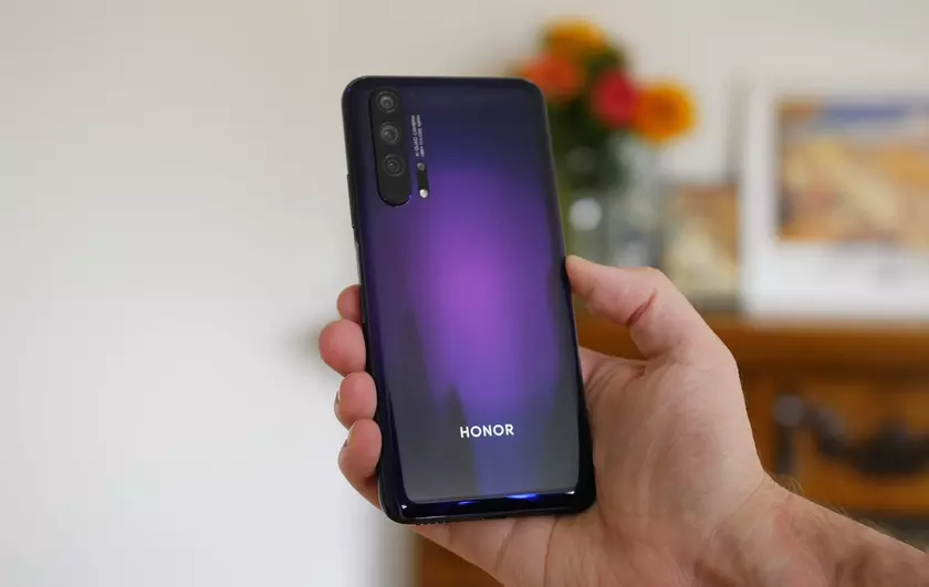 Reuters: Huawei продаёт Honor консорциуму компаний во главе с Digital China за 15 млрд долларов