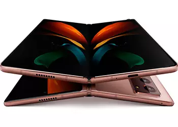 Samsung Galaxy Fold 2 users have started receiving the new software version
