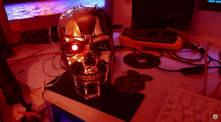 Enthusiast has developed a talking T-800 terminator head with object recognition support