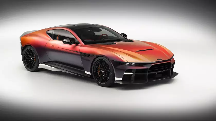 Эксклюзивный суперкар Aston Martin Valen в цвете Satin Andromeda Red