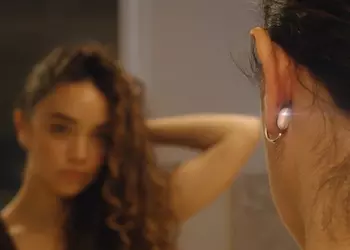 Фитнес-трекеры уже не в моде: представлен необычный носимый гаджет — умная серьга