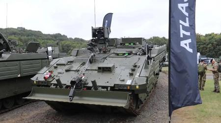 The British Army unveiled the new Ajax family of armoured vehicles at DVD 2024: the Atlas recovery vehicle received special attention.