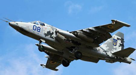 AFU zeigt, wie ein Su-25-Angriffsflugzeug die Insassen trifft (Video)