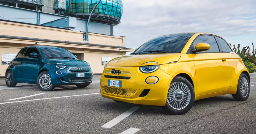 Новый Fiat 500 Hybrid: раскрыты характеристики и цены в Италии
