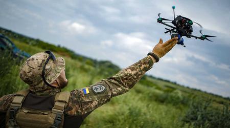 Die Ukraine entwickelt KI-Drohnen, die im Schwarm-Modus operieren und feindliche Uniformen erkennen sollen