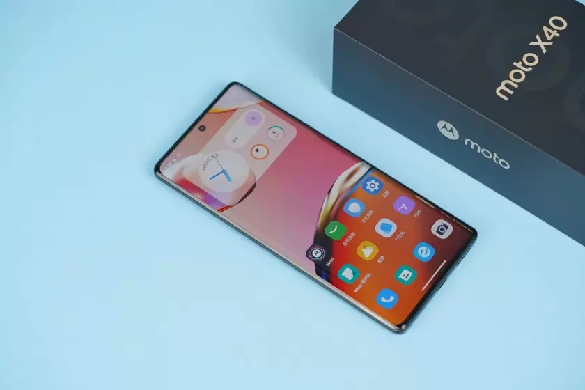 Moto X40 – Snapdragon 8 Gen 2, две 50-МП камеры, селфи на 60 МП, 125-Вт зарядка и IP68 за $490