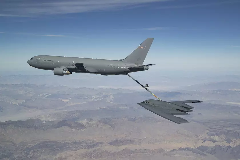 Новейший американский танкер Boeing KC-46A Pegasus установил рекорд продолжительности полёта – он пролетел более 25 000 км при практической дальности 11 830 км