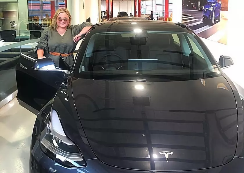 Владелица Tesla Model 3 поиздевалась над ворами, которые пытались украсть её электромобиль