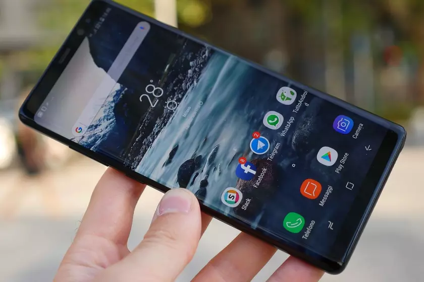 Выбор москвичей: топ смартфонов в сети Tele2