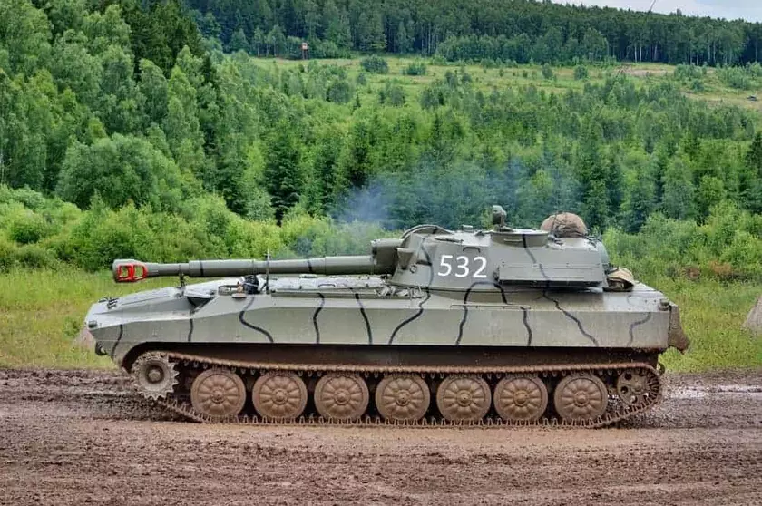 Национальная гвардия Украины уничтожила российскую технику с помощью САУ 2С1 «Гвоздика», дрона и миномётов