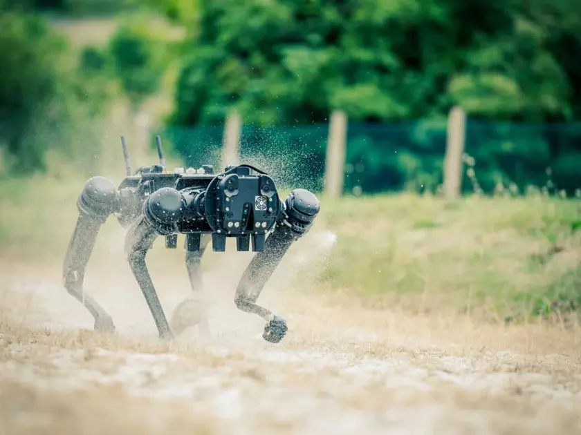 Великобритания испытала боевого робота Ghost V60 Quadruped