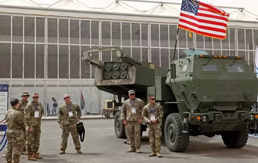 CША анонсировали пакет военной помощи для Украины на $300 млн, в него вошли боеприпасы для HIMARS, ракеты для ПВО и противотанковые системы AT-4