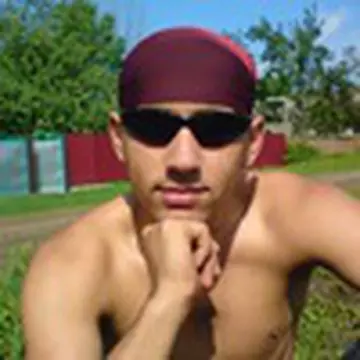 Саша Олейник