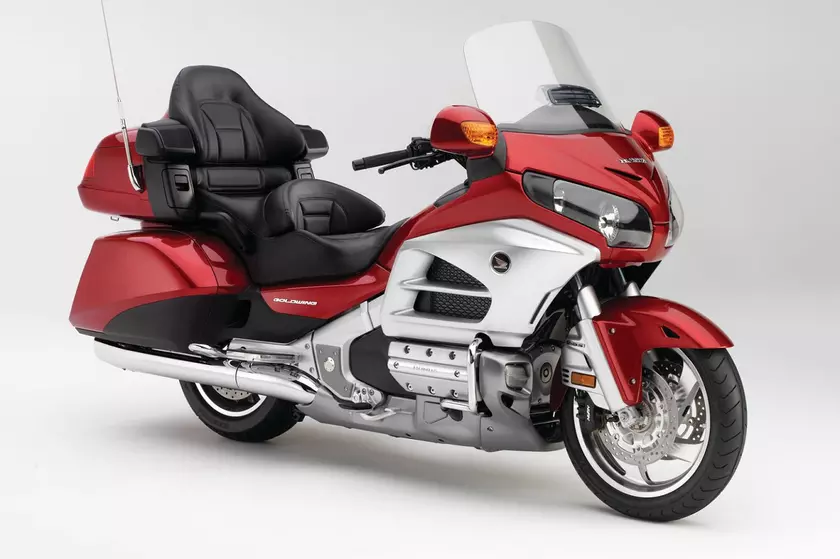 Honda выпускает первый мотоцикл с поддержкой музыкальной системы Apple CarPlay