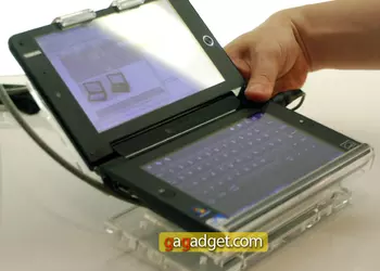 Toshiba Libretto W100 своими глазами (видео)