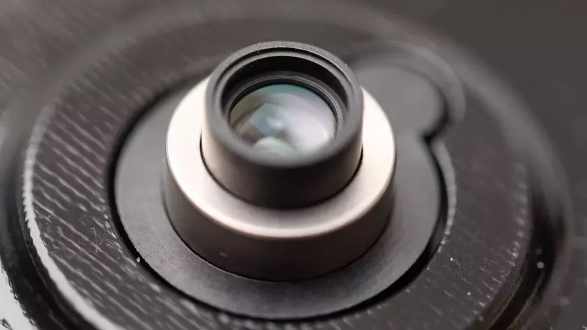 Xiaomi показала уникальную камеру для смартфона с выдвижным объективом, как у традиционного фотоаппарата