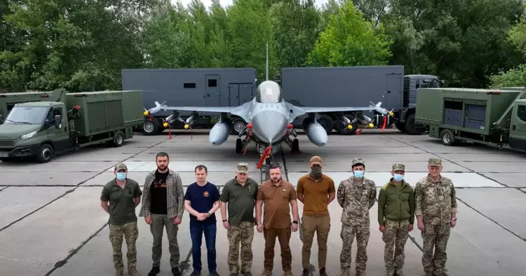 Фонд "Вернись живым" передал ВСУ мобильные комплексы для обслуживания самолетов F-16 (видео)