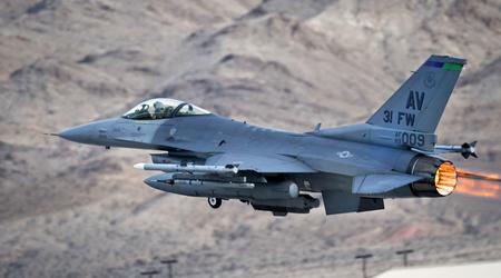 Il caccia statunitense F-16 Fighting Falcon distrugge un drone turco per la prima volta nella storia