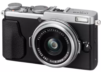 Цифрокомпакт Fujifilm X70 с APS-C матрицей и фиксированным объективом