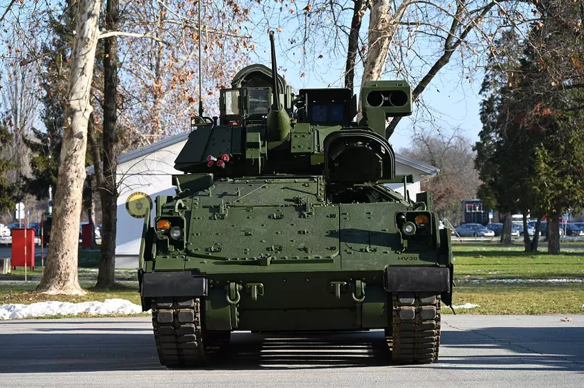 Исследование эволюции: Тактическое влияние Bradley M2A2 на современную войну