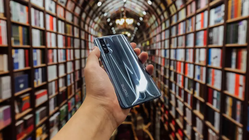 Realme X50 Pro Player Edition в TENAA: OLED-дисплей, чип Snapdragon 865, квадро-камера на 48 Мп и быстрая зарядка на 65 Вт