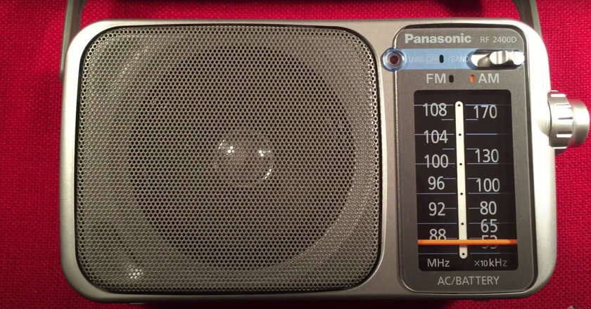 PANASONIC RF-2400 portable radio for sound quality