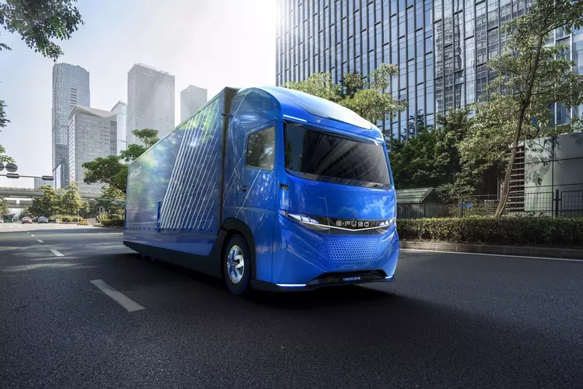 Электрогрузовик Mitsubishi E-Fuso Vision One получил грузоподъемность 11 тонн и запас хода 350 км
