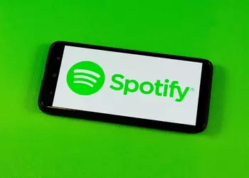 Spotify снимает ограничения на просмотр текстов песен для бесплатных аккаунтов