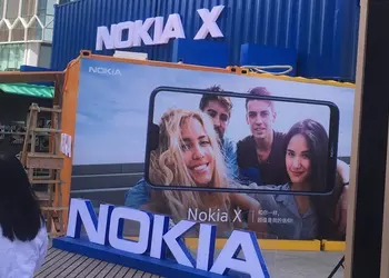 HMD showed a smartphone Nokia X (X6) with a "bang" and a dual camera
