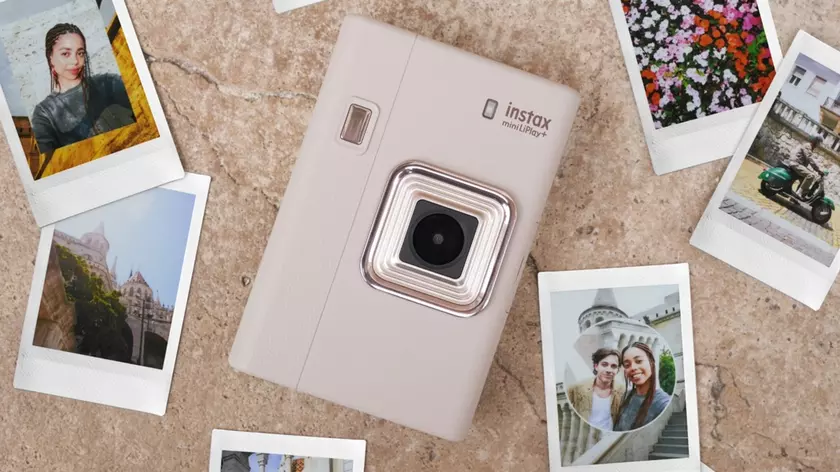 Fujifilm instax mini LiPlay+: Compact Hybrid Experience for Instant Photography Enthusiasts