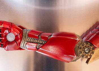 Интересные видео недели: протез руки Iron Man, трейлер к сериалу Сорвиголова и робот-саламандра