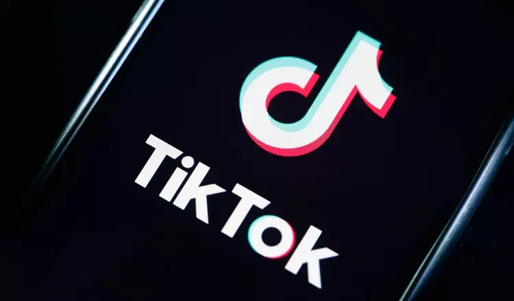 TikTok против дипфейков: платформа тестирует новую функцию добровольной проверки неправомерного использования внешности контентмейкеров