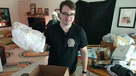 WTF: Twitch streamer General Sam was sent a packaged dead pig and a piece of uranium ore by 'fans'