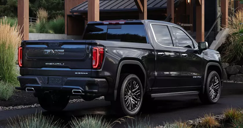 GM собиралась инвестировать миллиарды в переоборудование завода под электромобили, но вместо этого будет производить там прожорливые SUV