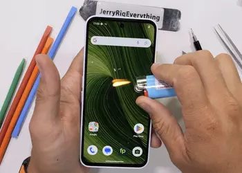 Modular but fragile: the Fairphone 6 put to a tough test by tech blogger JerryRigEverything