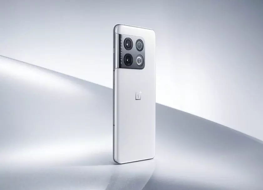 Зарядка на 150 Вт и тройная камера на 50 МП: инсайдер раскрыл характеристики OnePlus 10