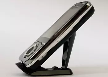 Подробный обзор мобильного телефона Sony Ericsson U100 Yari