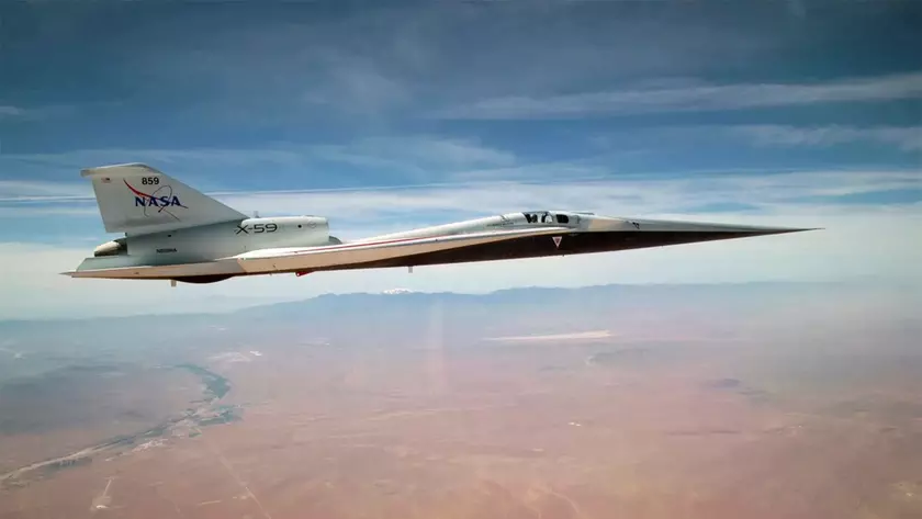Экспериментальный самолет NASA X-59 в полете