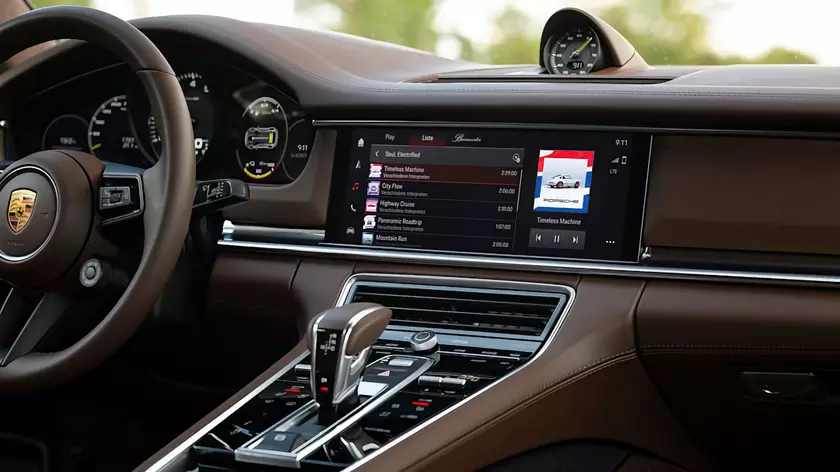 В автомобилях Porsche могут появится встроенные приложения Google