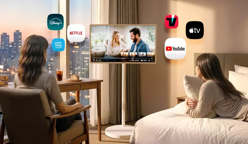 Портативный телевизор LG StanbyME 2 Max на подставке