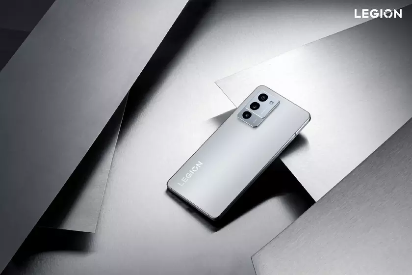 Официально: игровой смартфон Lenovo Legion Y70 с процессором Snapdragon 8+ Gen 1 и батареей на 5100 мАч представят 18 августа