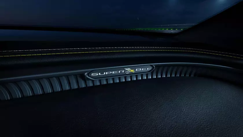 Интерьер Dodge Charger Super Bee 2027