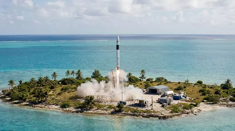 20 лет первому фиаско: как ржавая гайка чуть не похоронила SpaceX