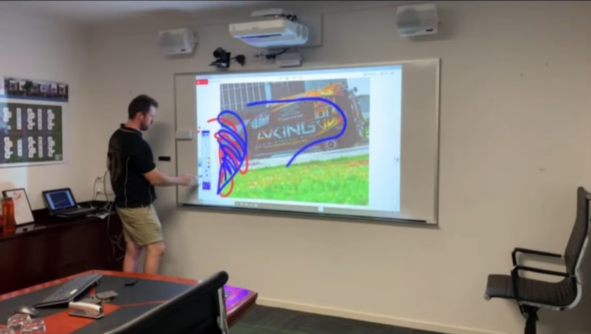 interactive projector touch screen