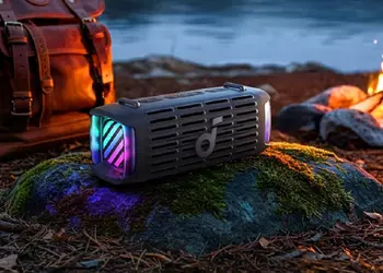 Надежный спутник туриста: Anker выпустила Bluetooth-колонку Soundcore Boom 3i с функцией самоочищения, сигнализацией и защитой от соленой воды