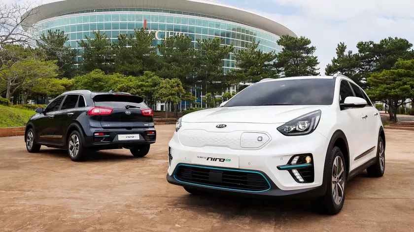 В 2019 году выйдет электрокроссовер KIA Niro EV с новой силовой установкой и запасом хода от 300 км 