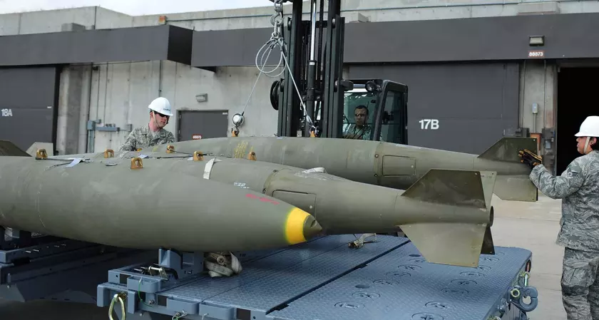 Обзор характеристик авиационной бомбы Mark 84: анализ мощности и применения