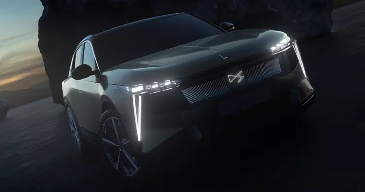 DS N°7 Unveiled: Discover the Bigger, ...