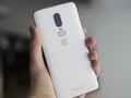 Ограниченную версию OnePlus 6 Silk White раскупили за один день